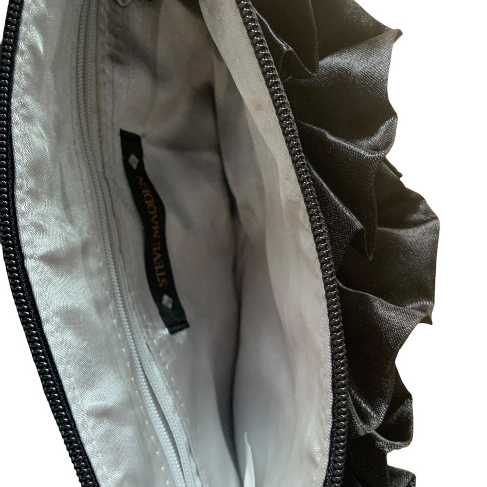 🖤Steve Madden Black silk evening pouch with zip & loop EXCELLENT CONDITION🖤 - Picture 7 of 8